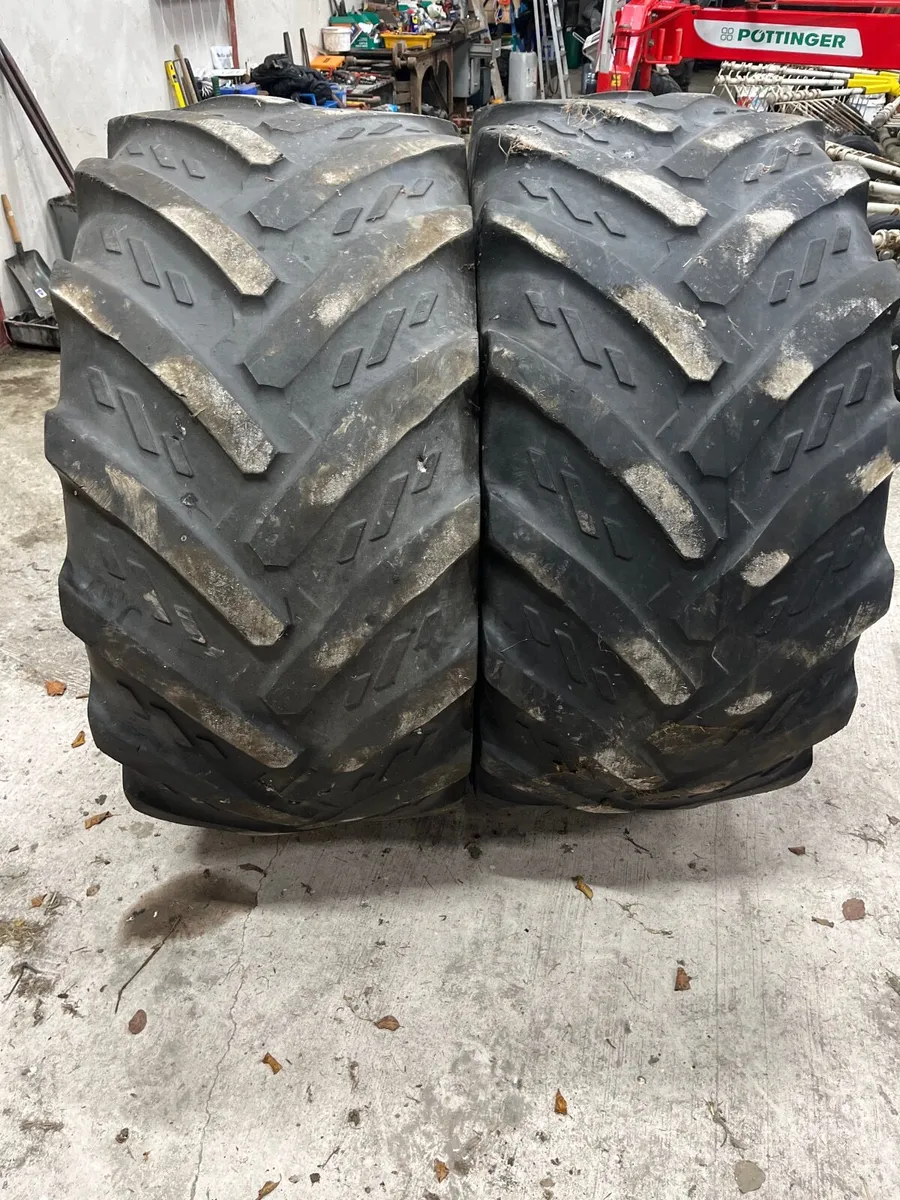 600/65R28 - Image 1