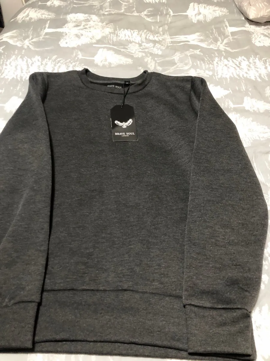 Mens BNWT sweater size M €10 - Image 2