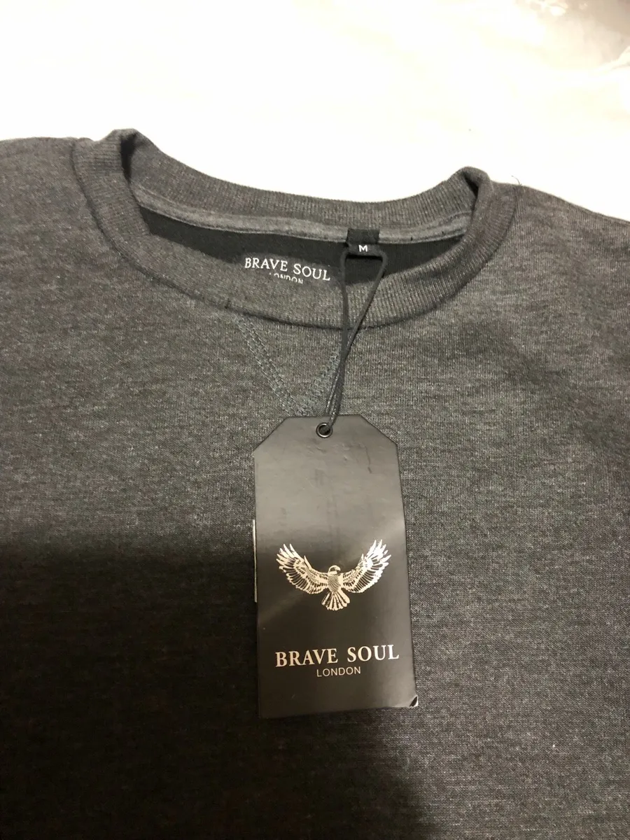 Mens BNWT sweater size M €10 - Image 3