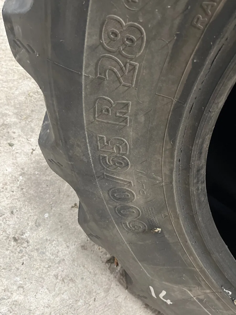 600/65R28 - Image 3