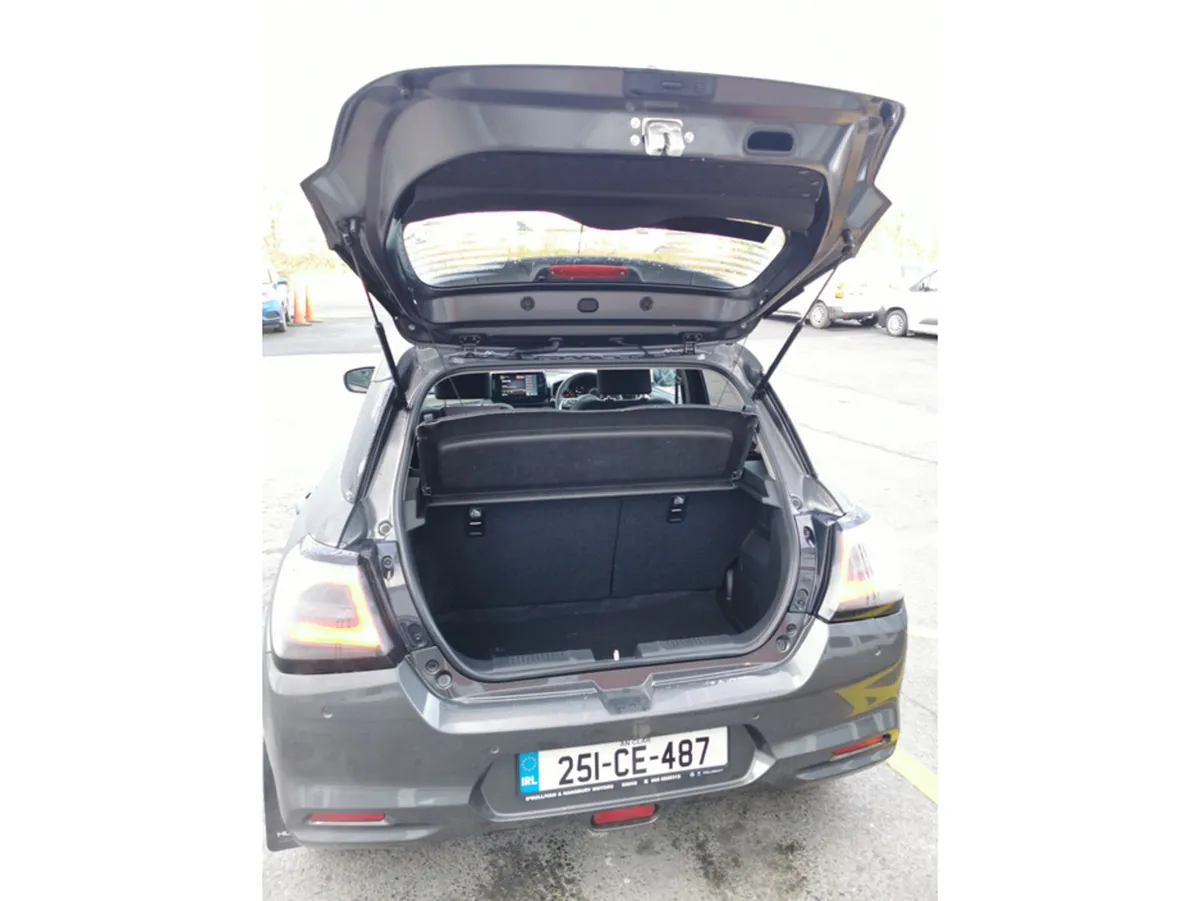 Suzuki Swift 1.2 HYBRID MOTION - Image 3