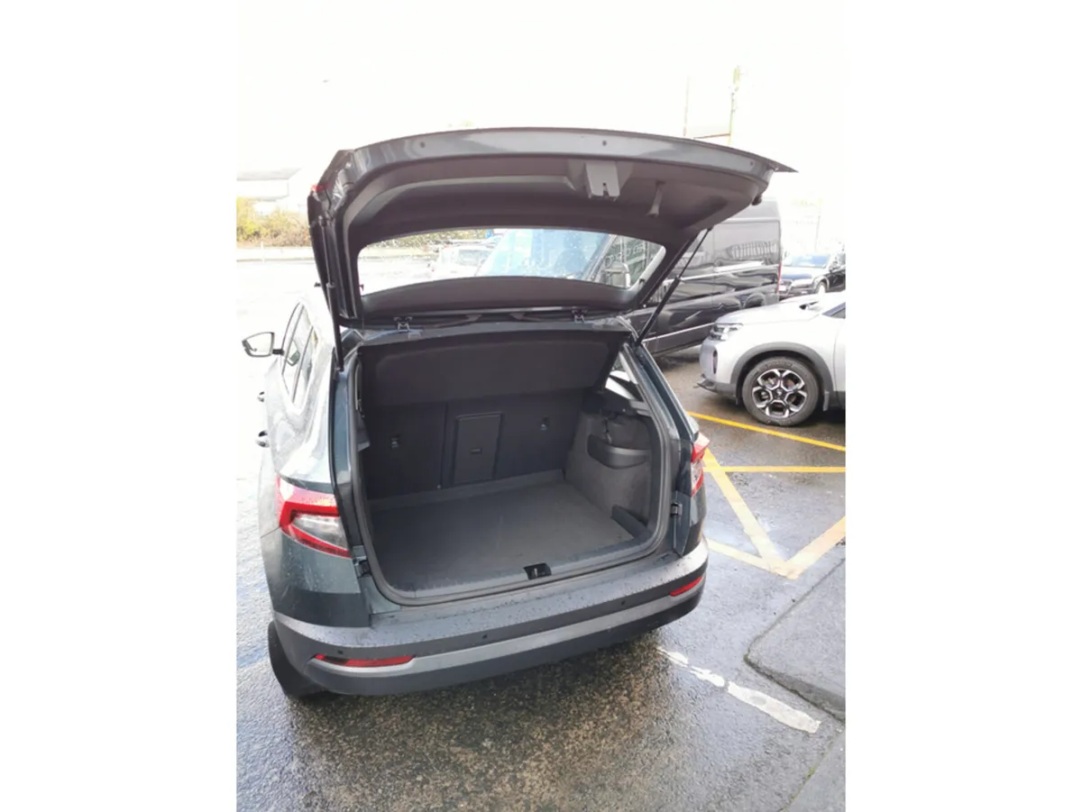 Skoda Karoq AMBITION 1.6 TDI 115HP 4DR - Image 2