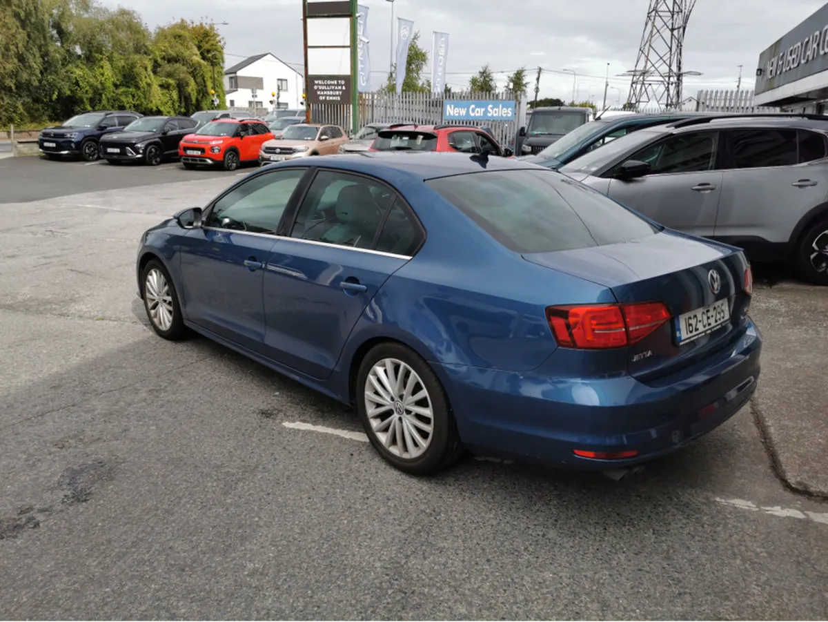 Volkswagen Jetta HIGHLINE 2.0 TDI MANUAL 5SPEED 11 - Image 4