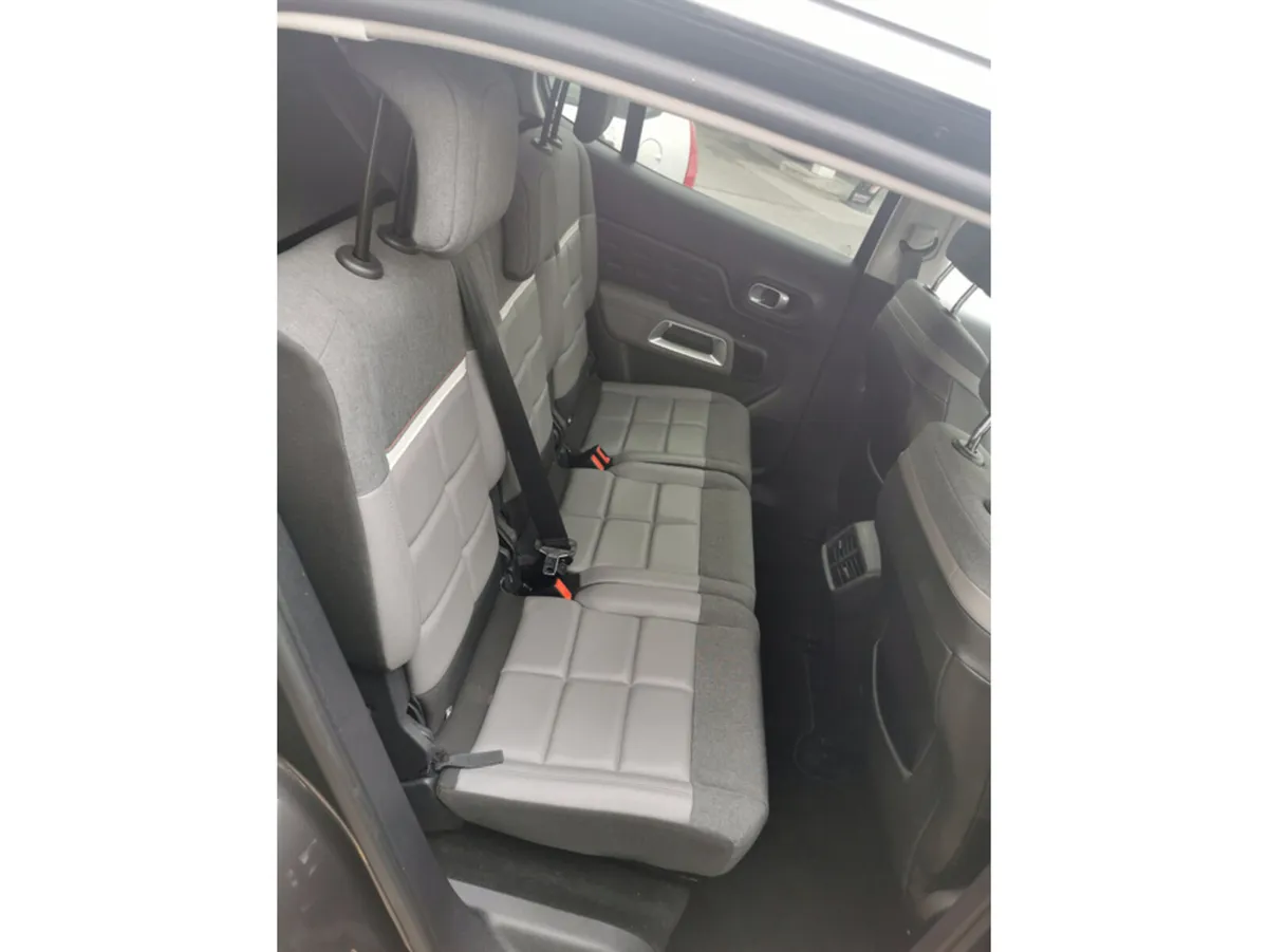 Citroen C5 FLAIR BLUEHDI 130 6MT 4DR - Image 3