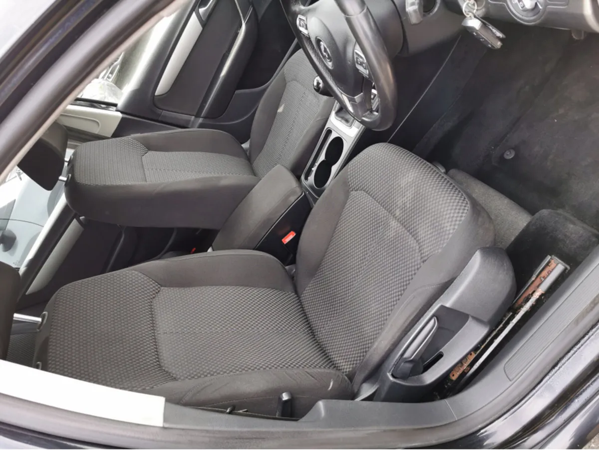 Volkswagen Passat BLUEMOTION 1.6 TDI MANUAL 6SPEED - Image 4