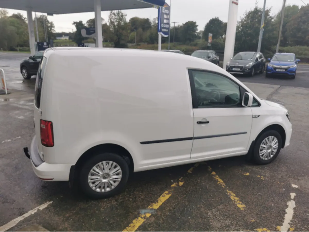 Volkswagen Caddy PV TDI 75HP MANUAL 5SPEED 5DR - Image 2