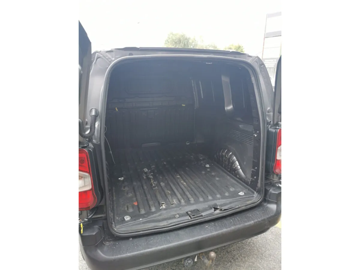 Peugeot Partner ACTIVE 1.5 BLUE HDI 10 100 6.2 3 - Image 3