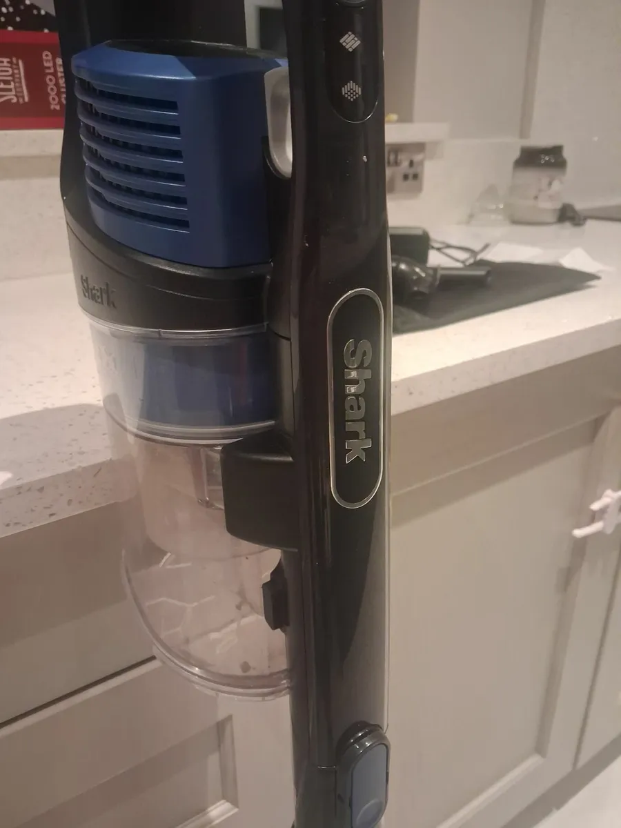 Shark Cordless Vacuum - Image 1