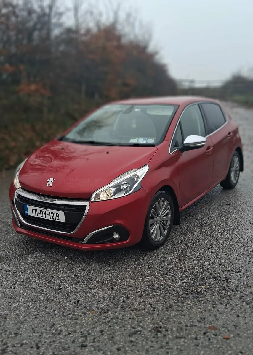 2017 peugeot 208 - Image 2