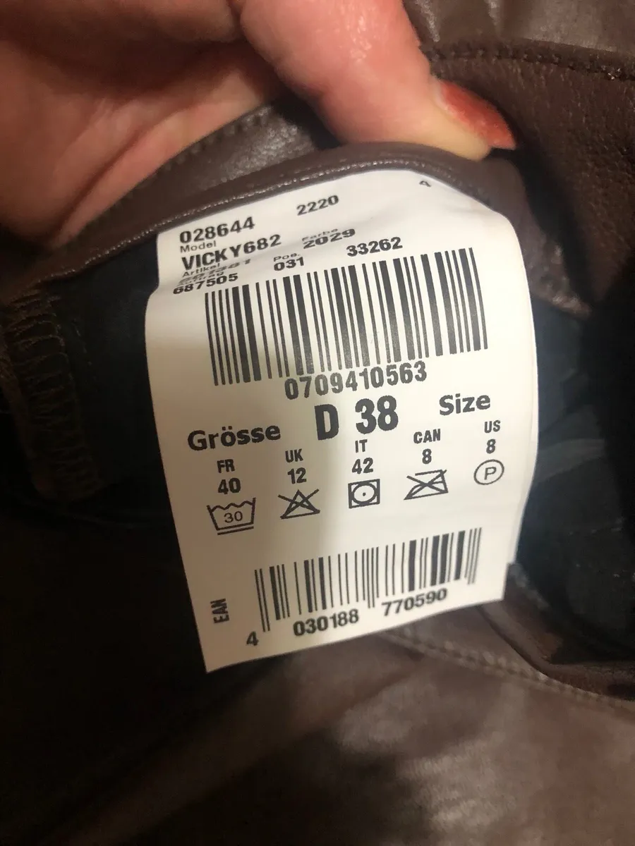 Ladies leather trousers size 12 €15 - Image 4