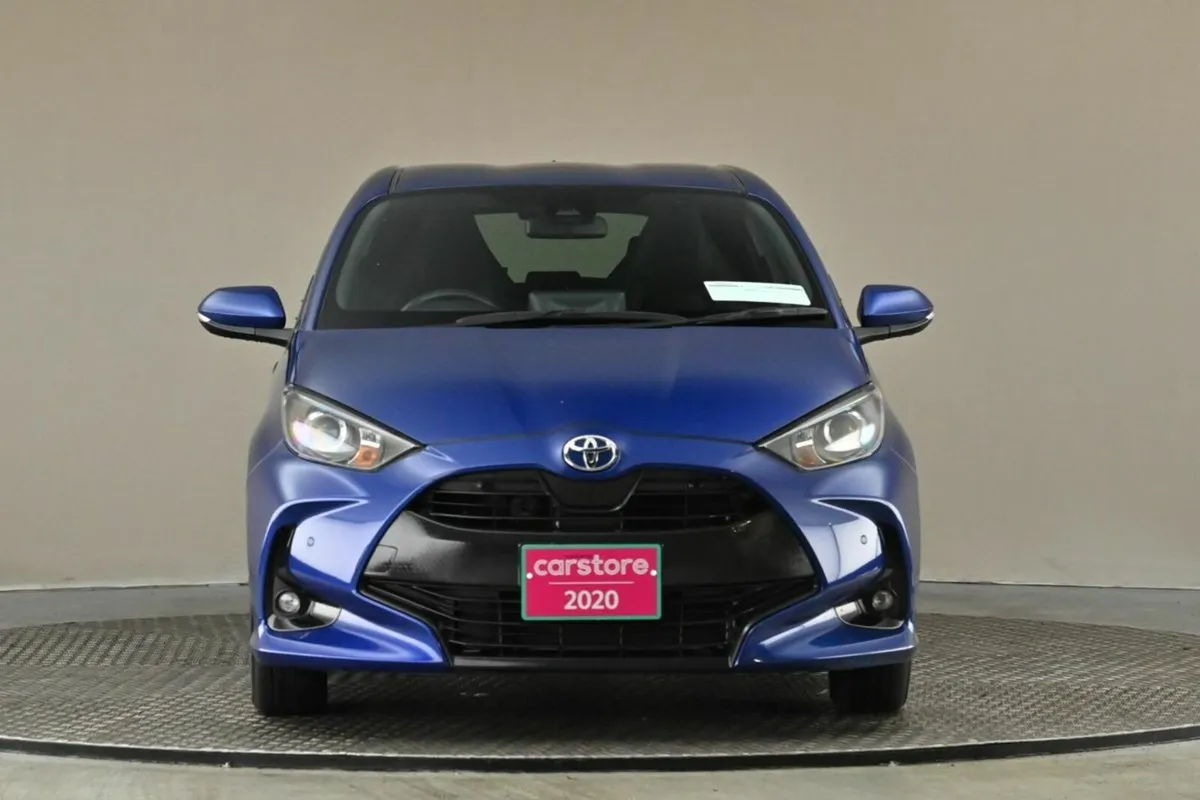 Toyota Yaris 1.0 AUTO PETROL **REVERSE CAM**PARK S - Image 2