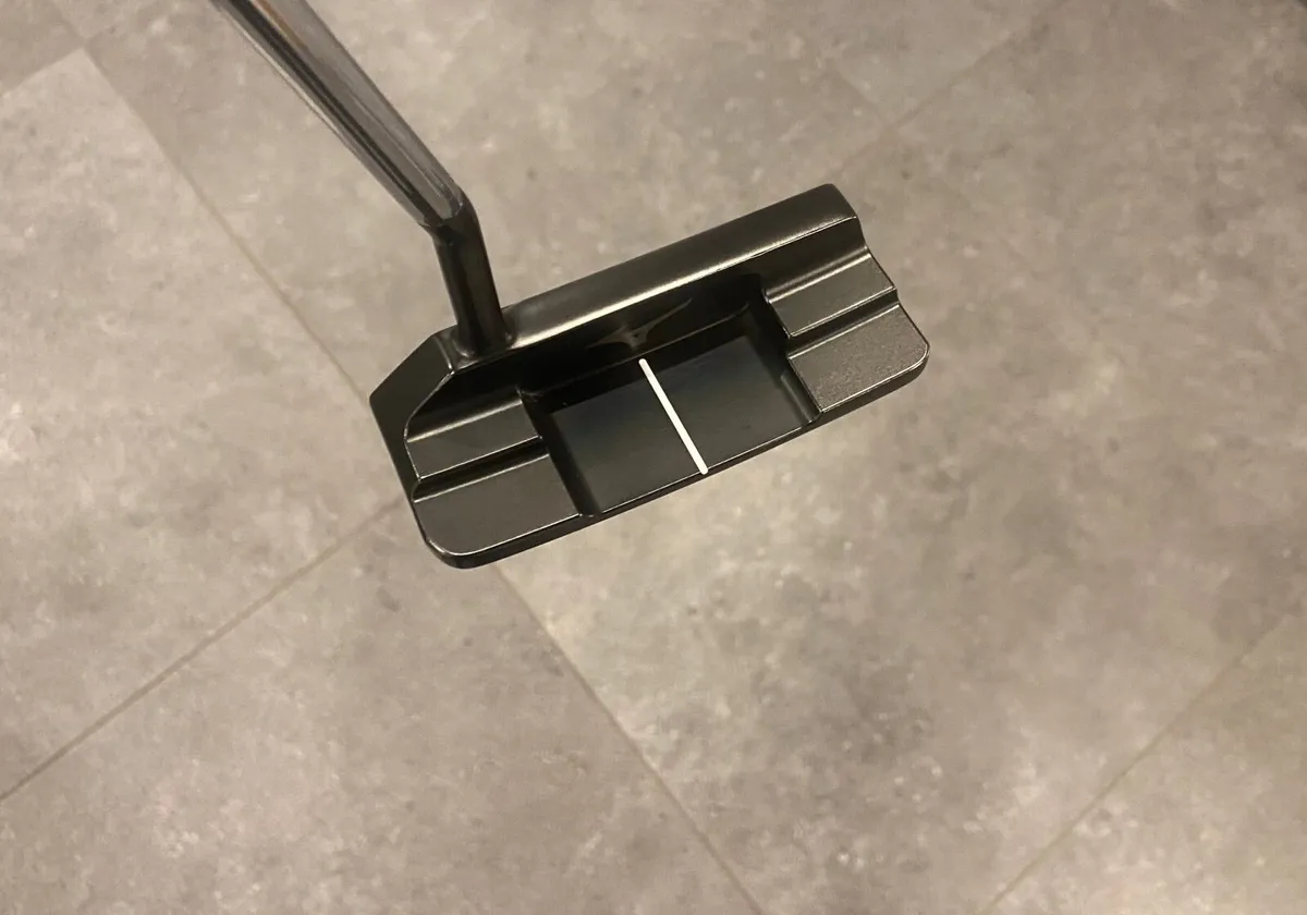 Mizuno M.Craft IV Black Ion Putter - Image 1