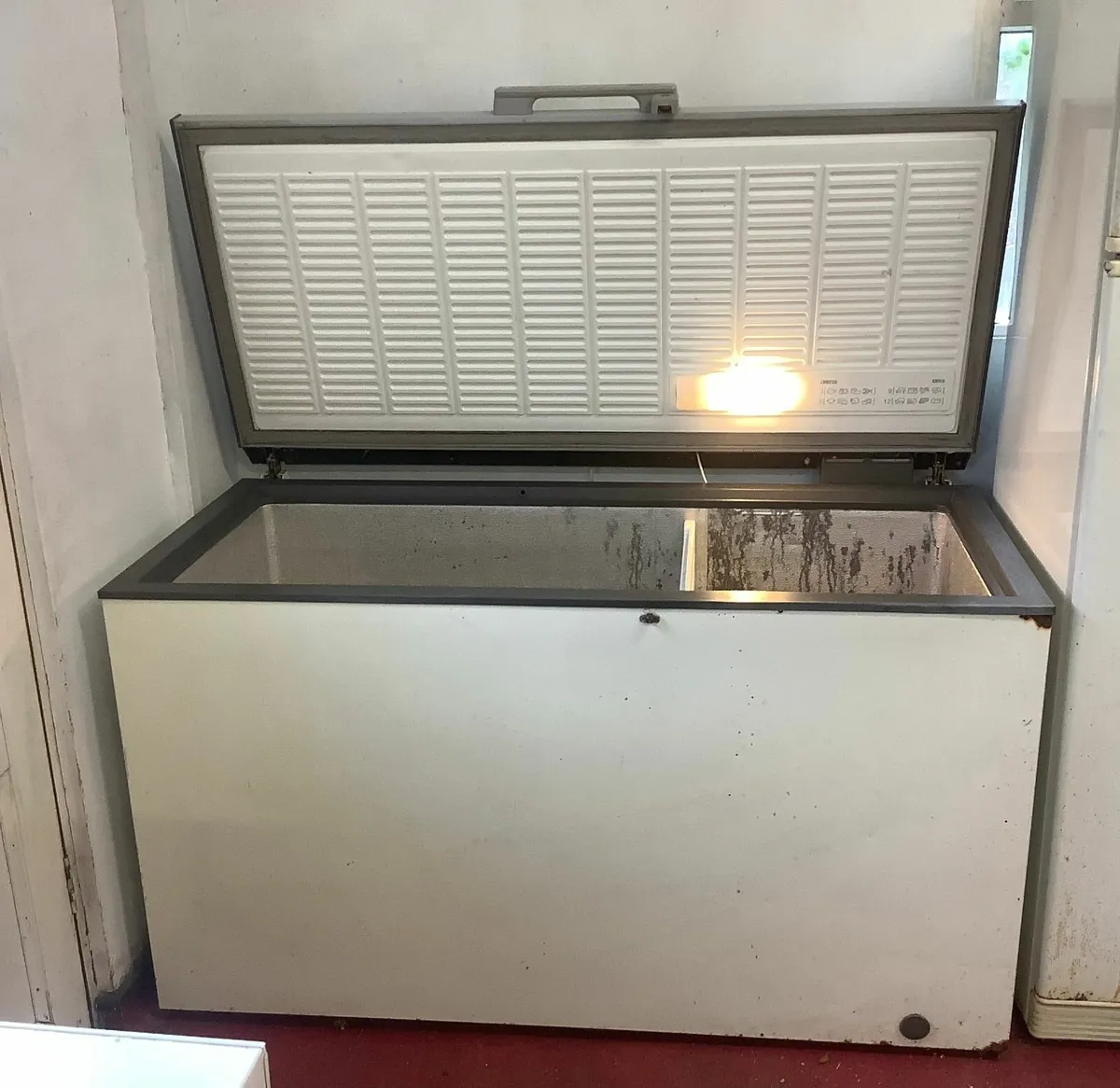 2 x Chest Freezers for sale - Image 4