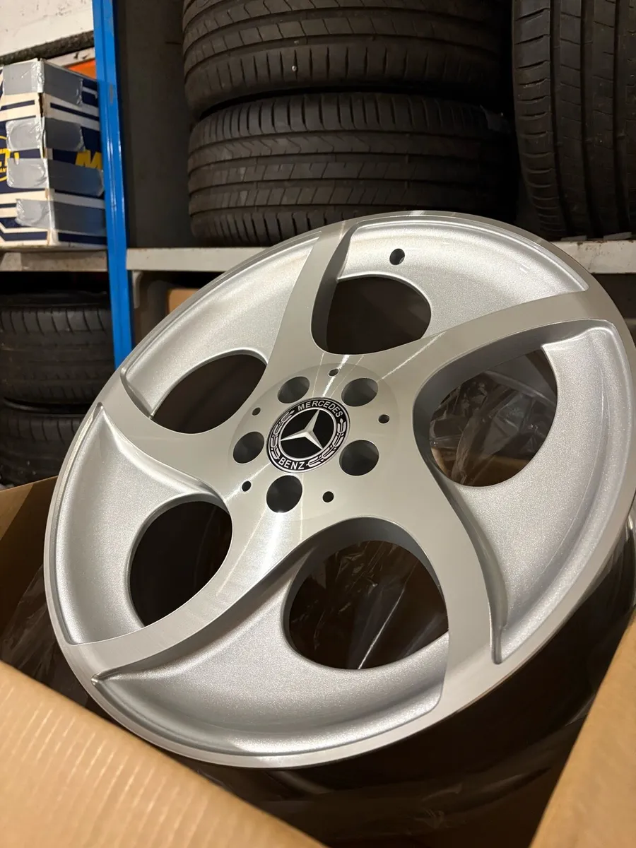 18” Alphards - Image 1