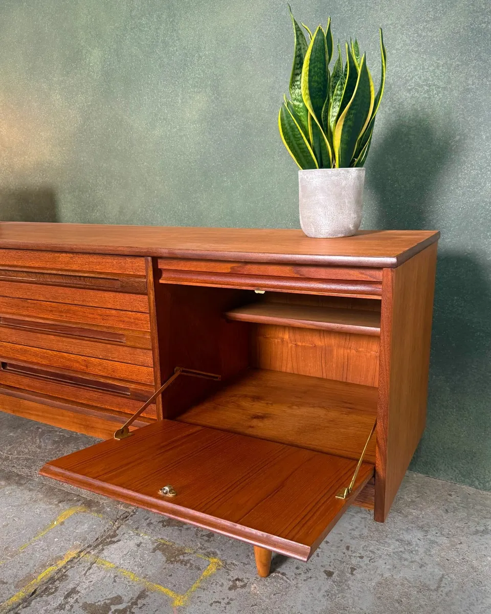 Mid Century Sideboard - Image 4