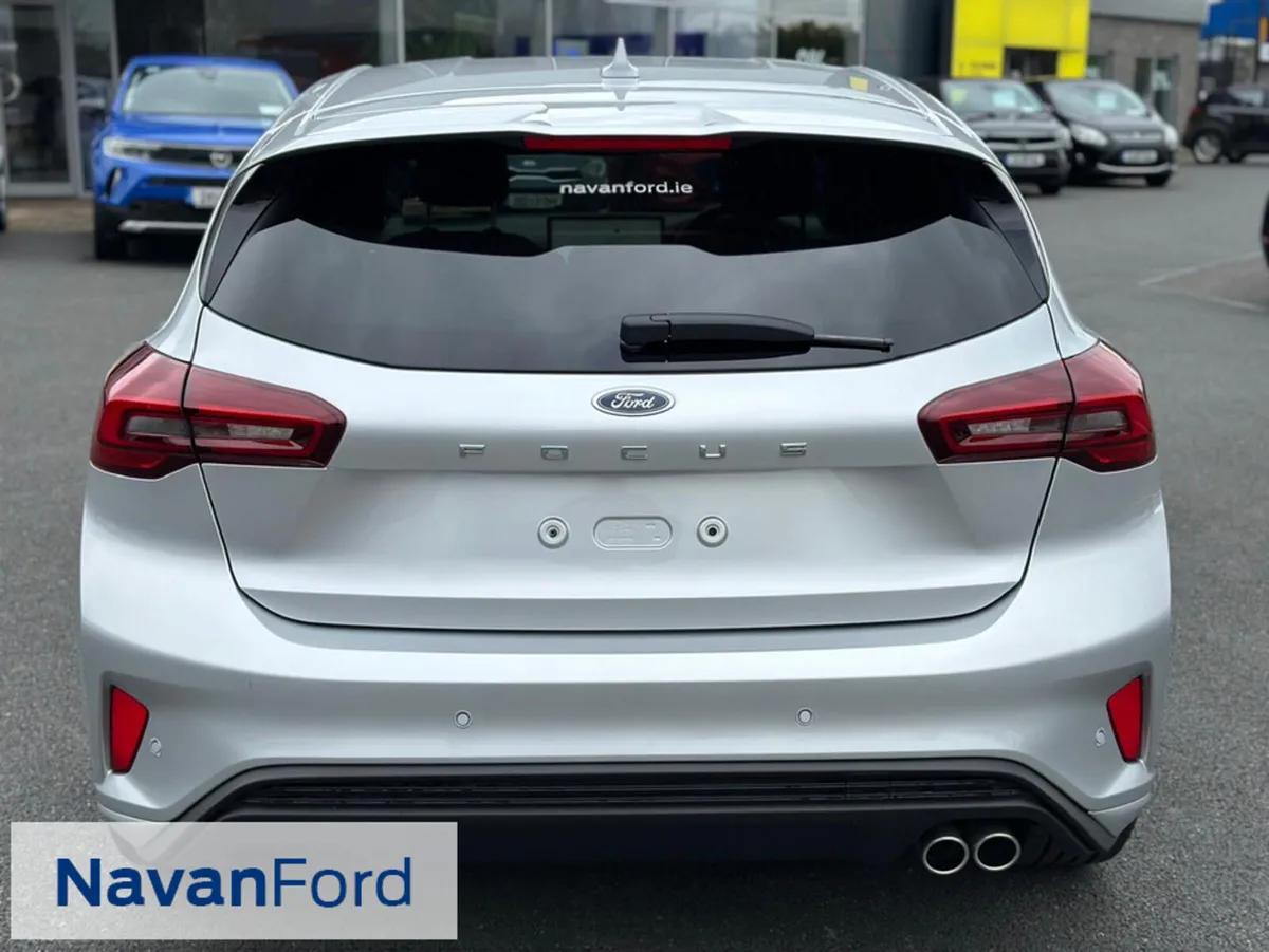 Ford Focus St-Line 1.0 Mild-Hybrid 125Ps *Parking - Image 2