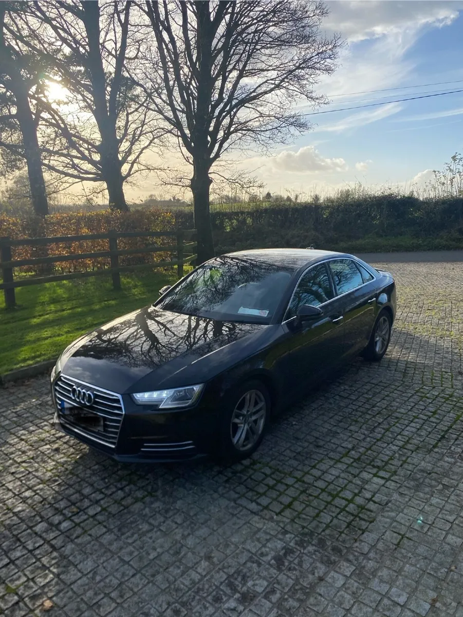 //AUDI A4 SPORT SE LEATHER SEATS - Image 1