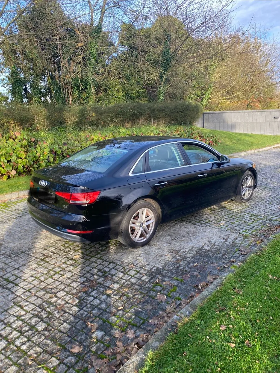 //AUDI A4 SPORT SE LEATHER SEATS - Image 4