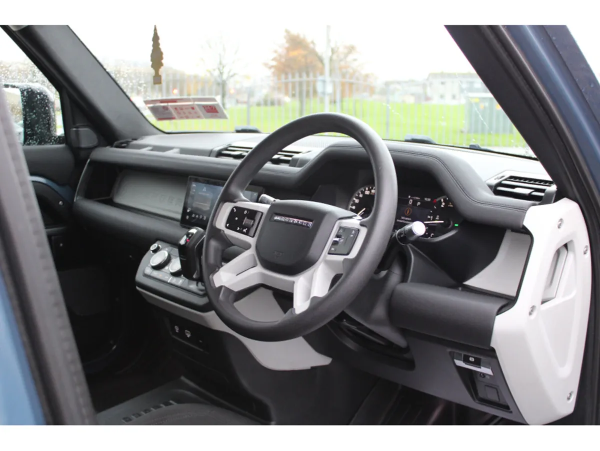 Land Rover Defender Defender110 2.0 SD4 5DR AUTO - Image 2