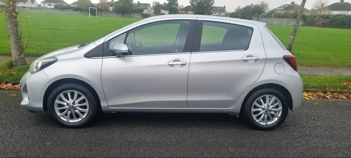 Toyota Yaris 2015 - Image 3
