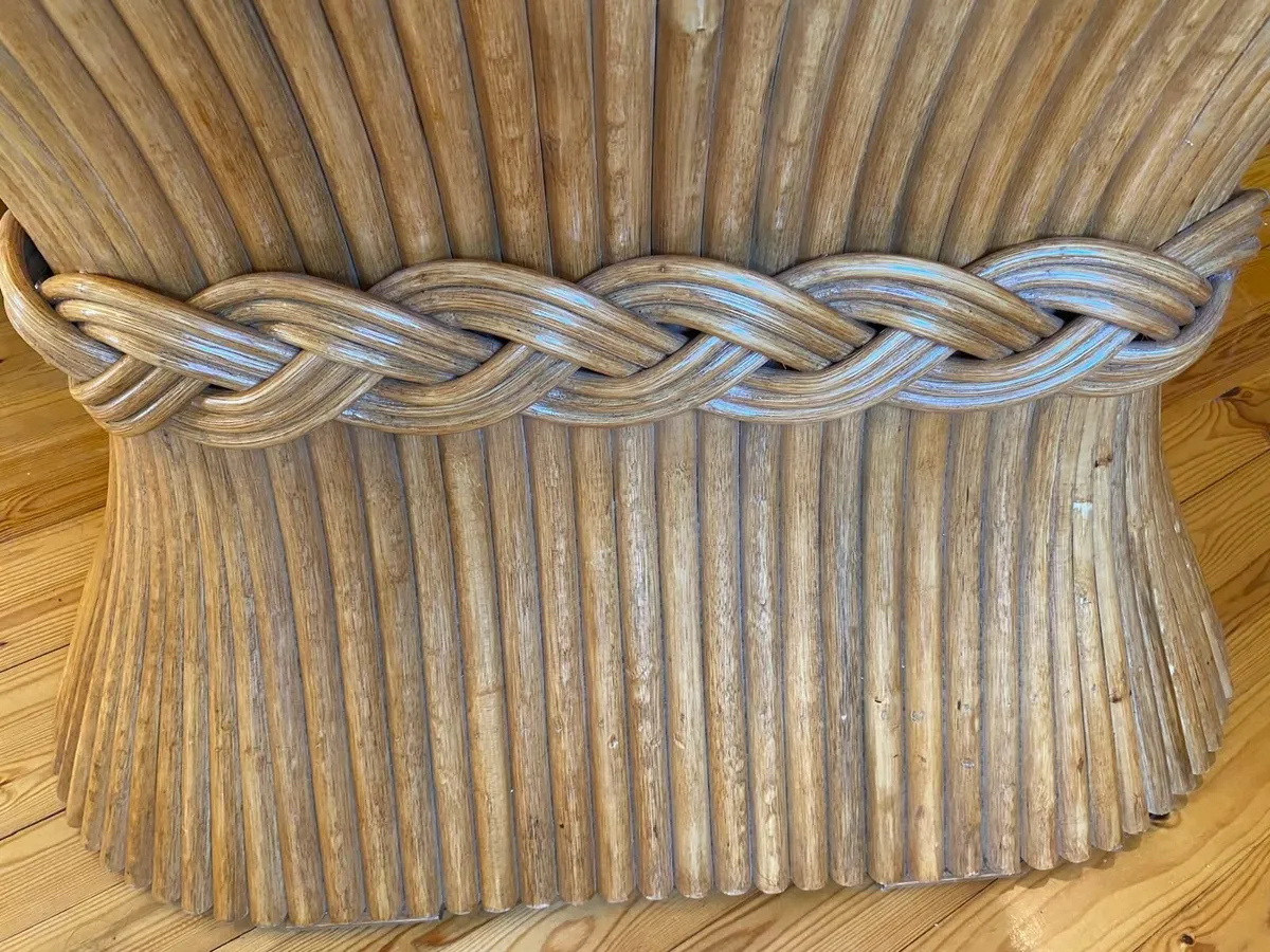 Rattan dining room table & chairs - Image 3