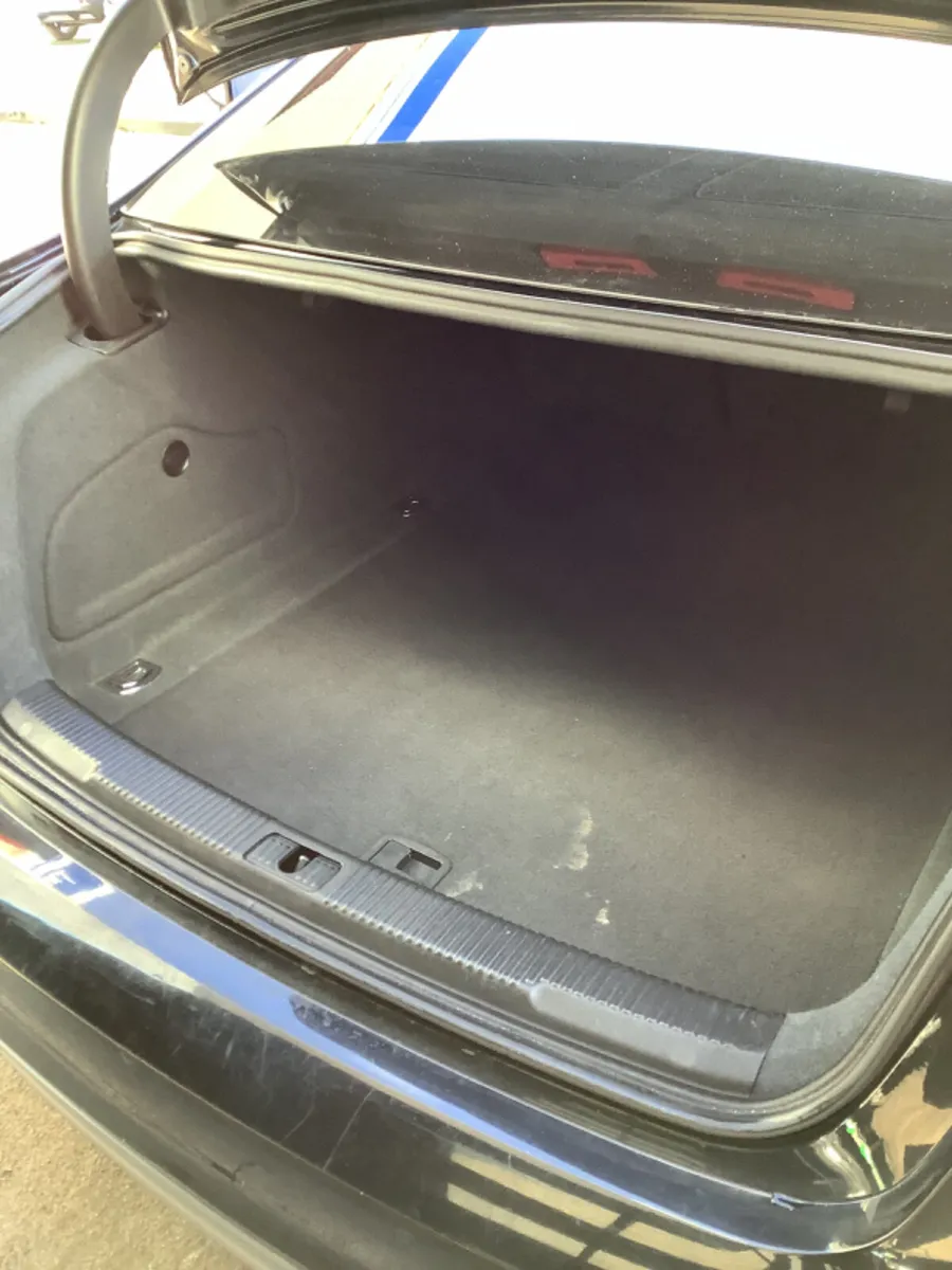 Volkswagen Passat 2016  R-Line - Image 3