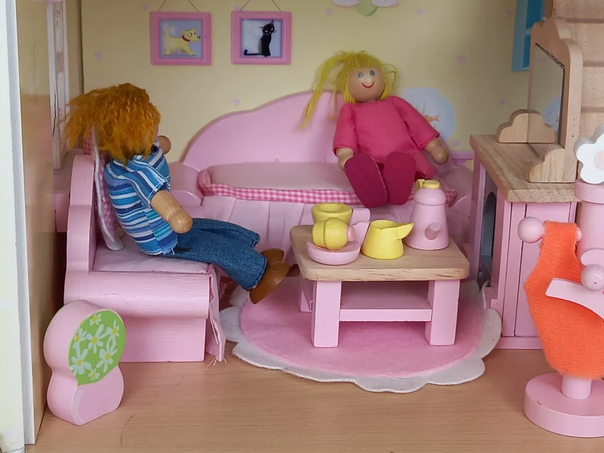 Wooden Dollls House - Image 4