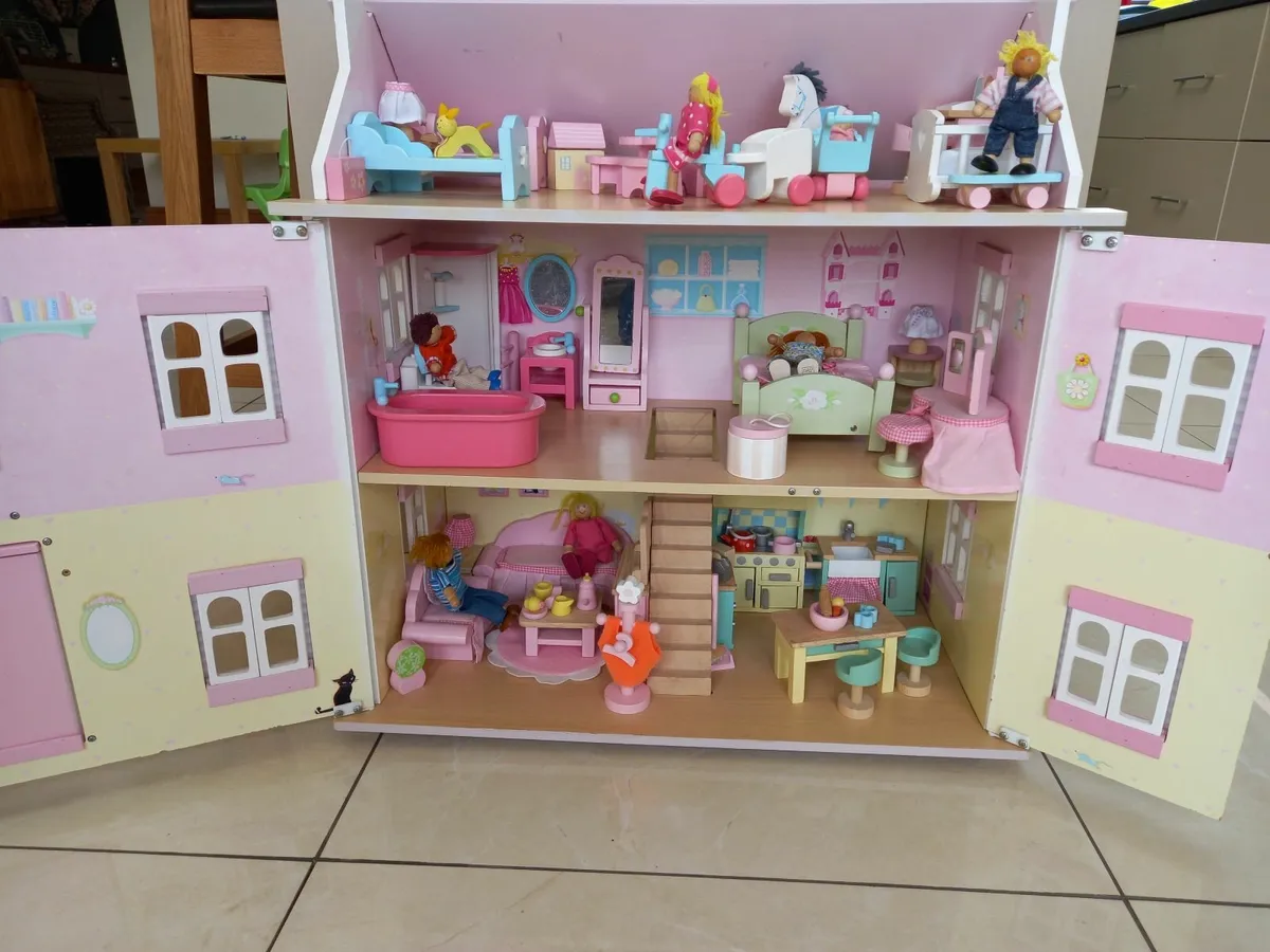 Wooden Dollls House - Image 3