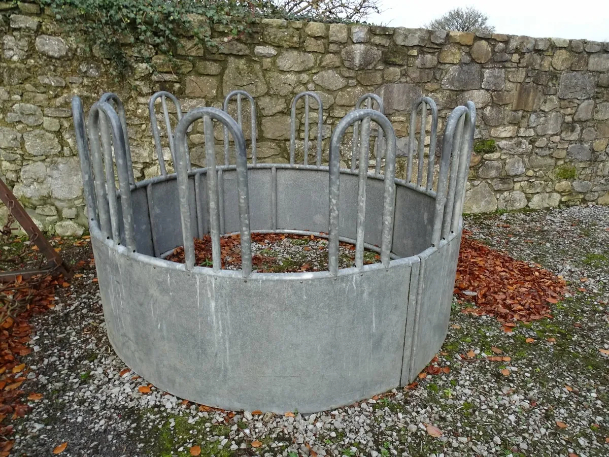 Horse Feeder - Image 3