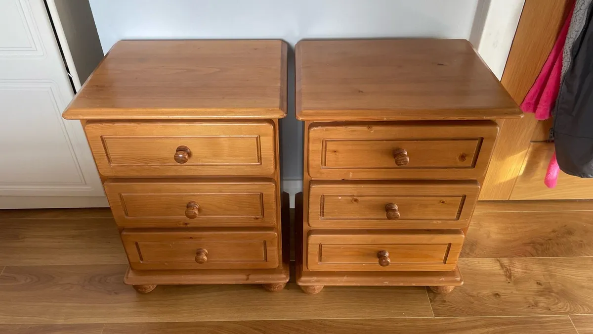 2 Bedside Lockers - Image 4