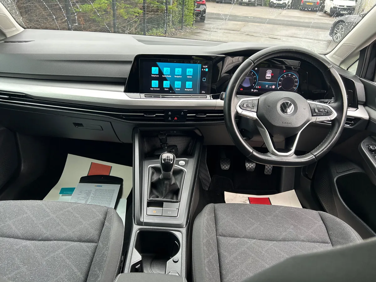 2022 Volkswagen Golf 1.5 tsi Life € 20950 inc Vrt - Image 2