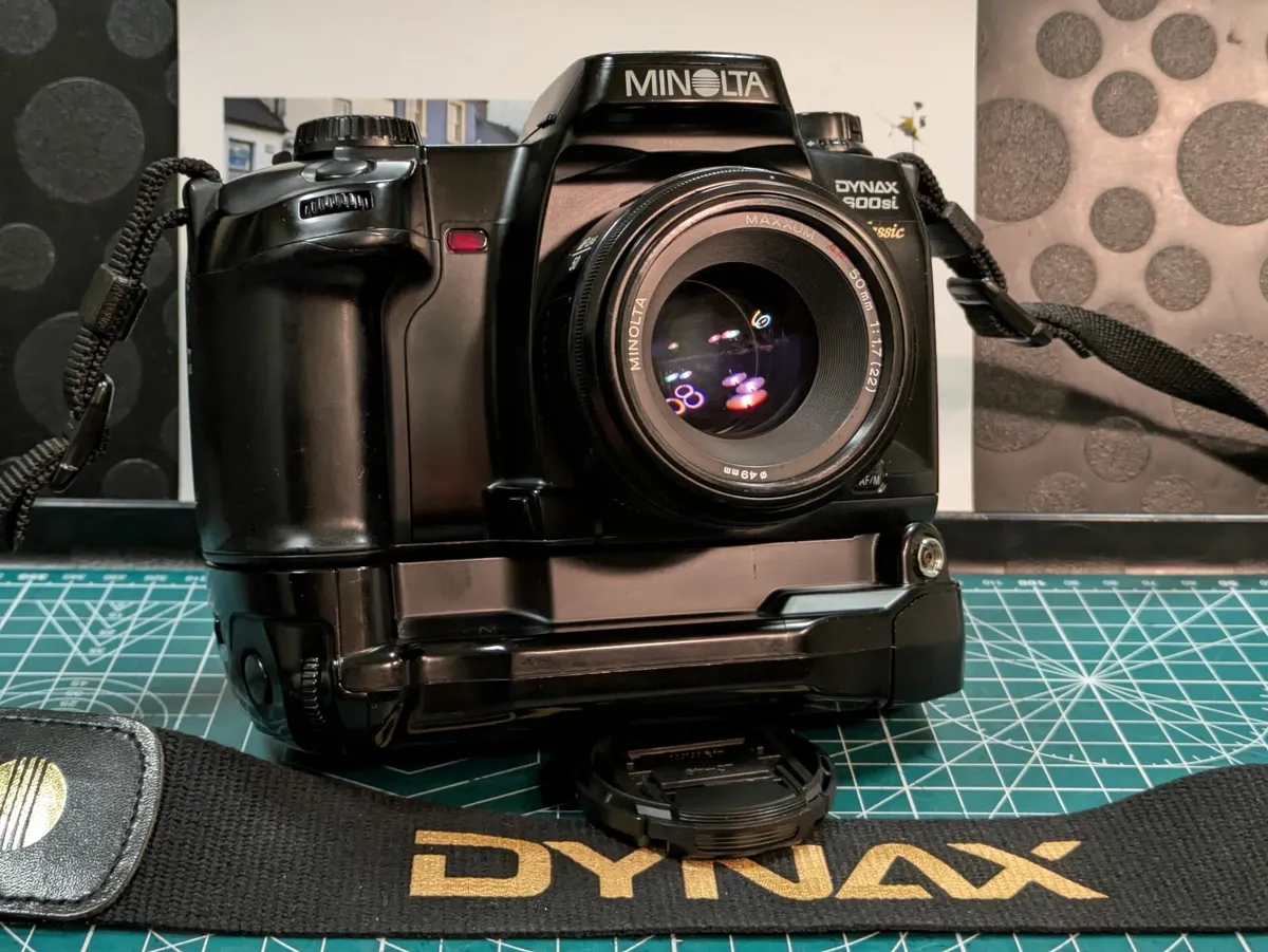 🎞️ Minolta Dynax 600si Classic - Image 1