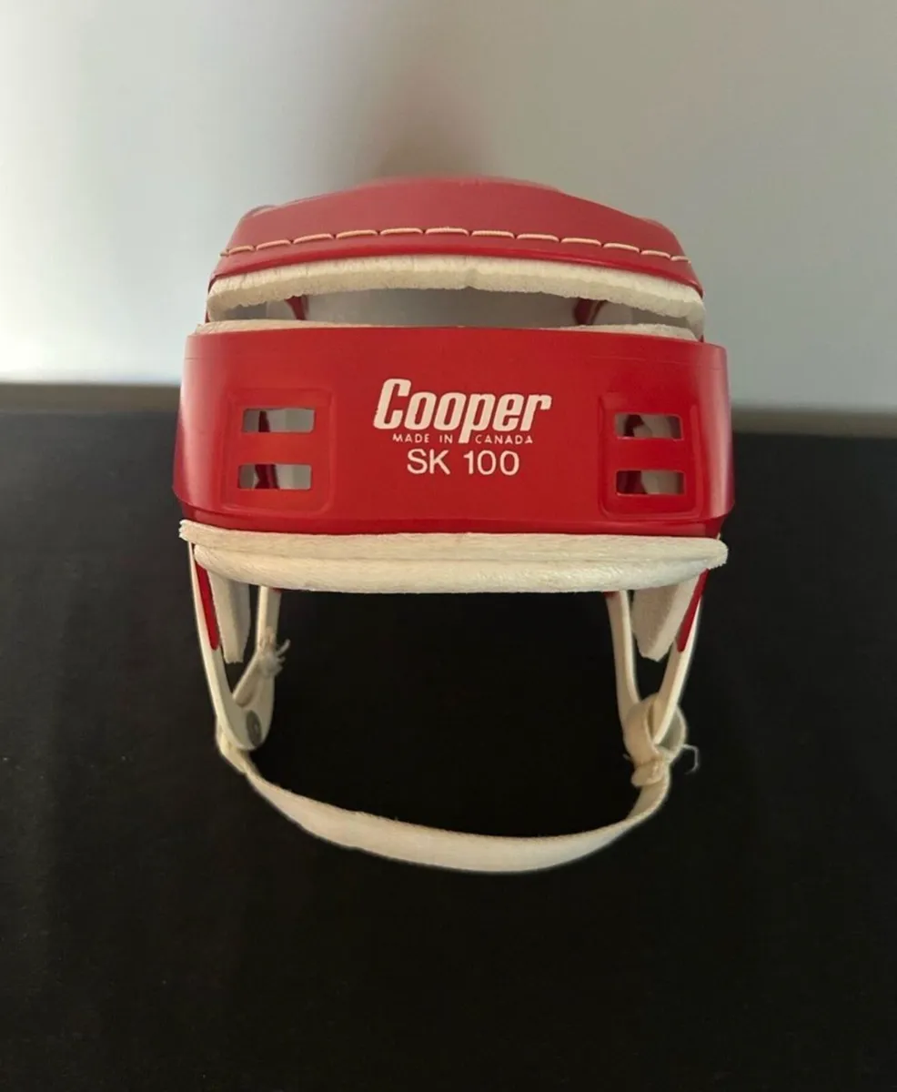 Red oldstyles wanted - Image 1