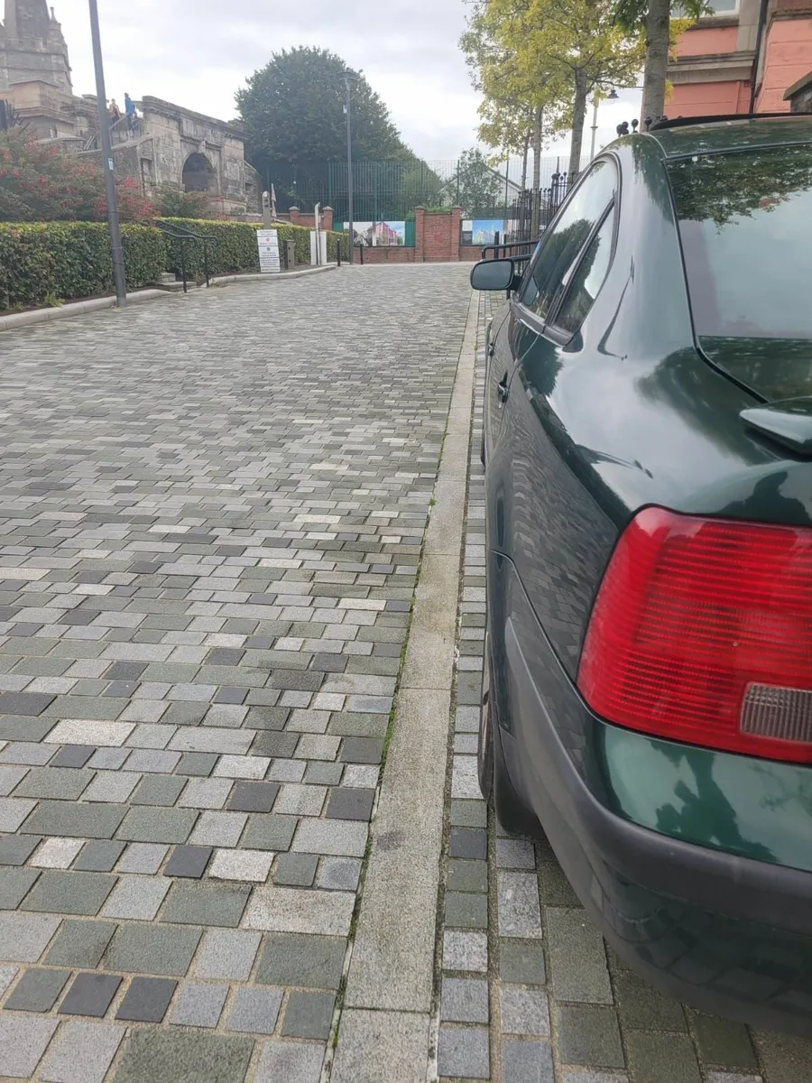 Volkswagen Passat 2000 - Image 4