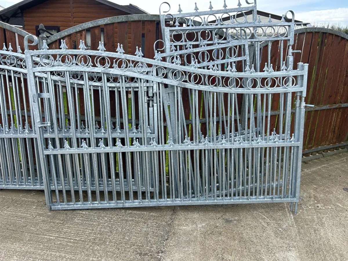 12ft galvanized gates sale now on ✅