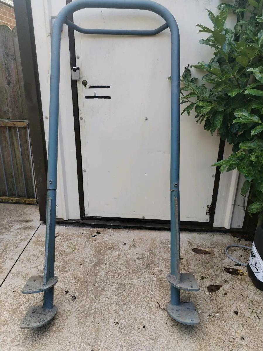 Roll bar for Fordson Major - Image 2