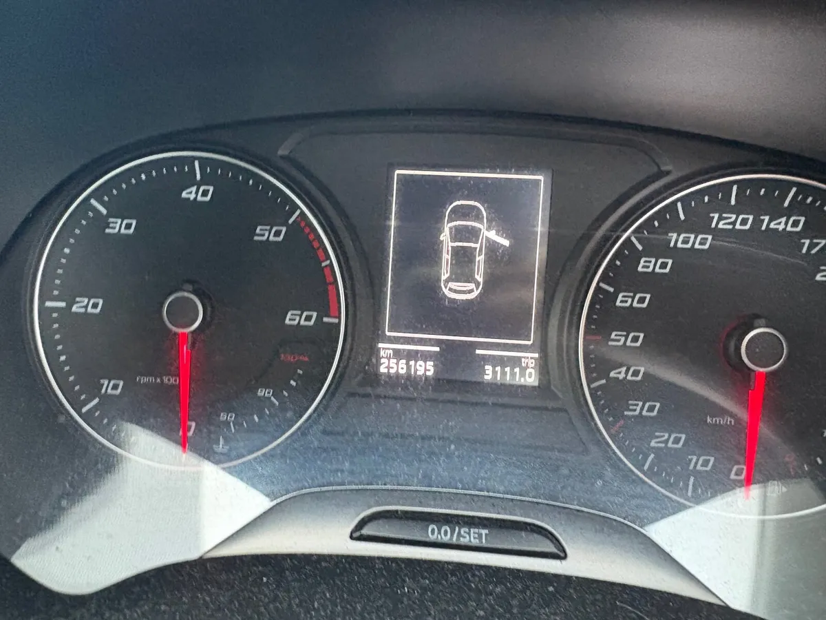 SEAT Leon 2015 - Image 2