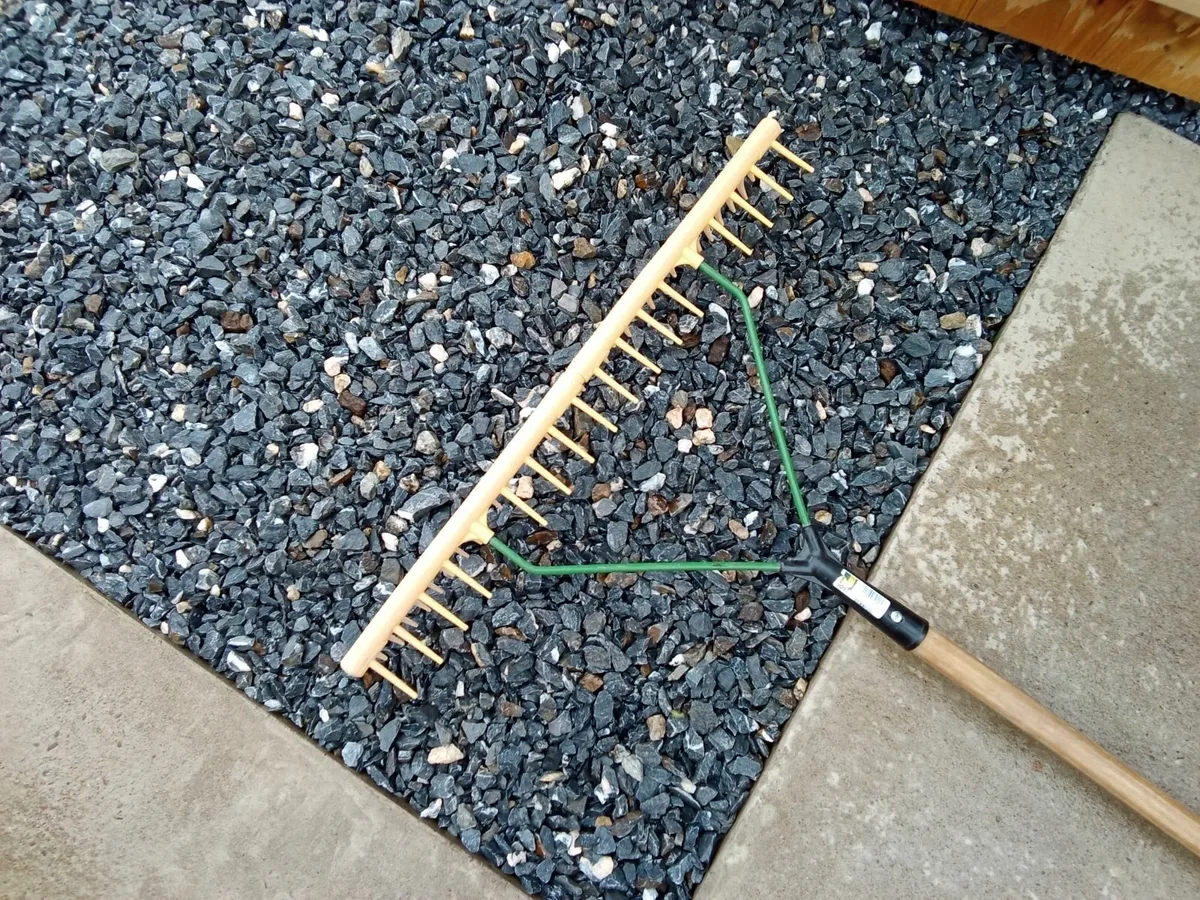 62cm Garden Rake. - Image 1