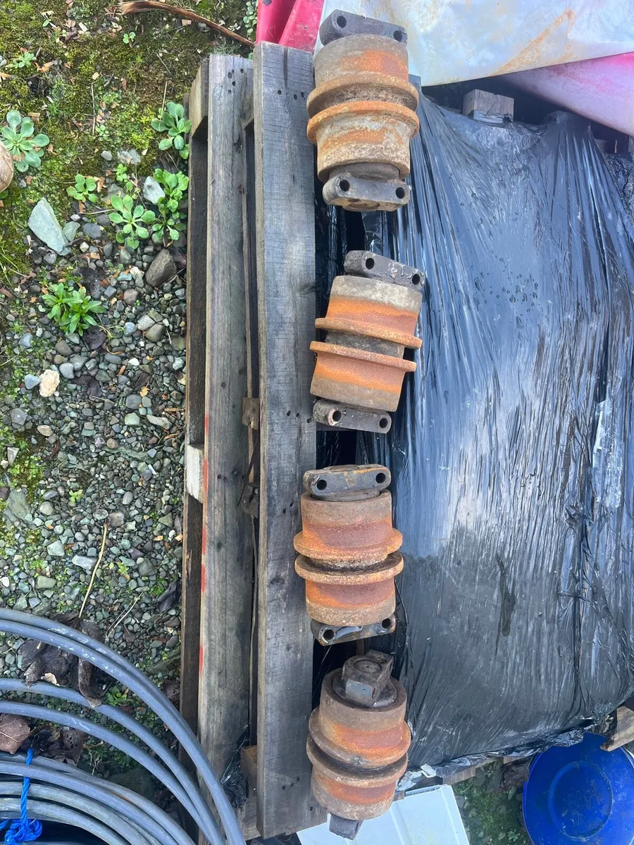 HYMAC 580c for breaking, Also EX60 rollers - Image 4