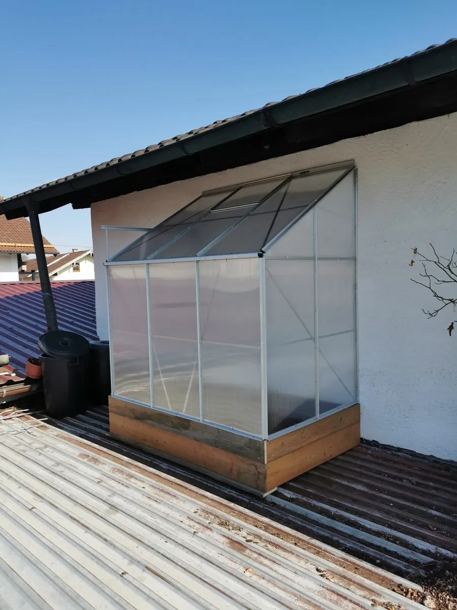 Greenhouse lean to - Image 2