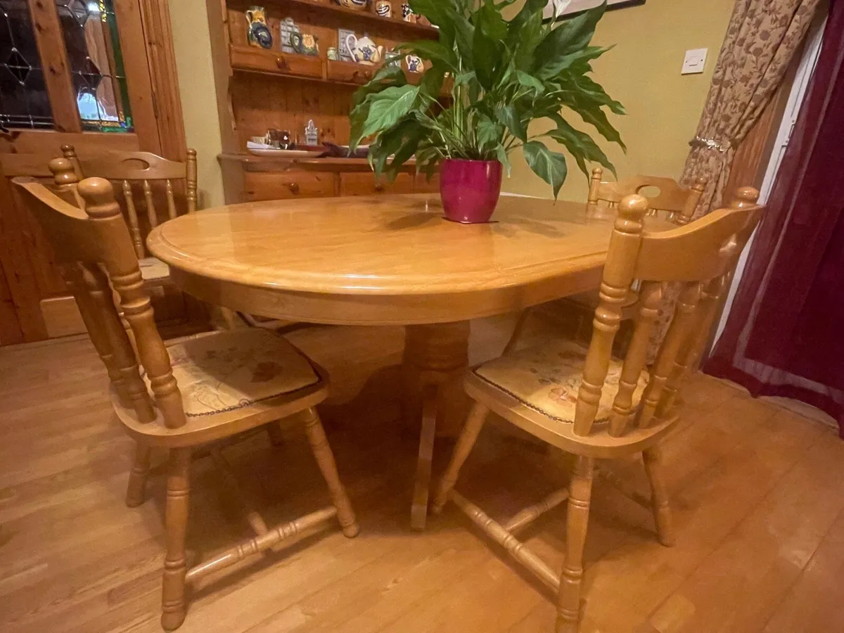 3 seater couch table and six chairs - Image 2