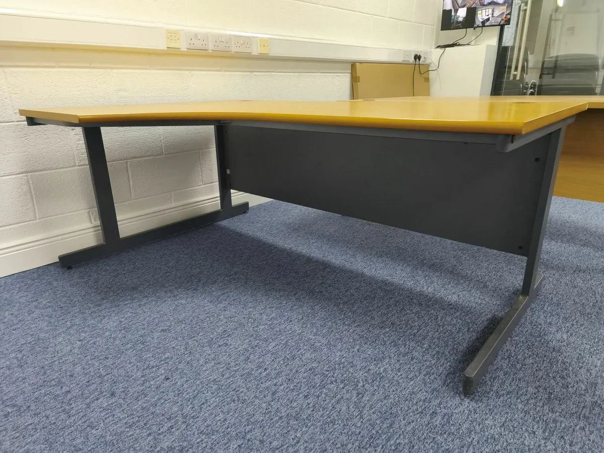 Office desk 180 x 120cm - Image 3