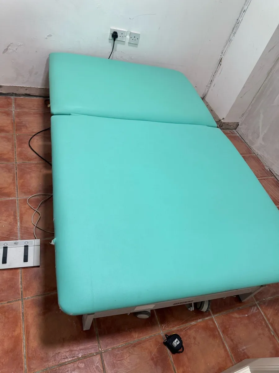 Electric Plinth/ physio table/ massage bed - Image 1