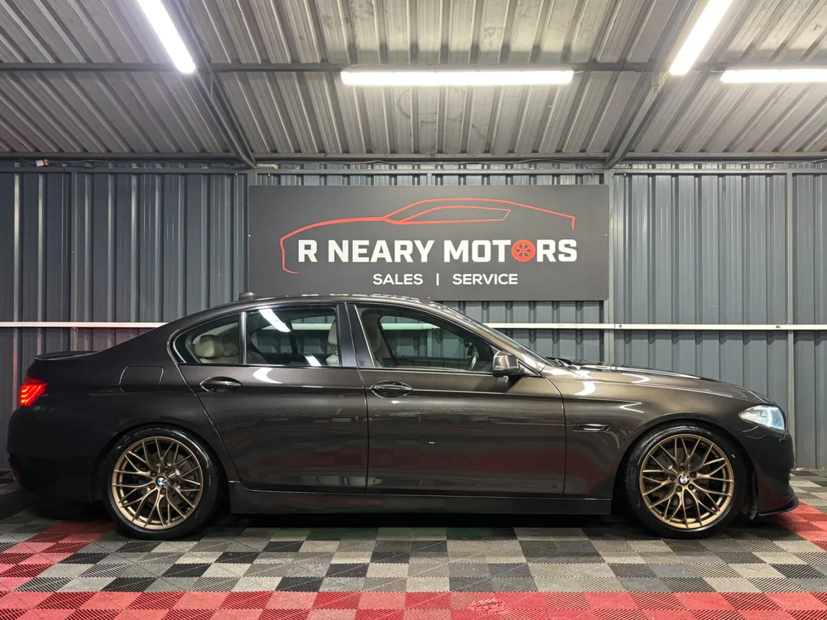 2016 162 BMW 5-Series 520d Sport Auto - Image 4