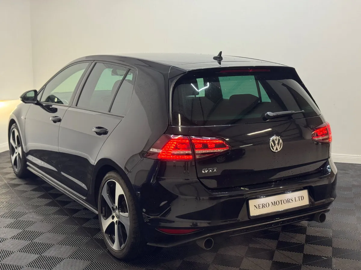 2014 Volkswagen Golf GTI 2.0 TSI 220BHP - Image 4