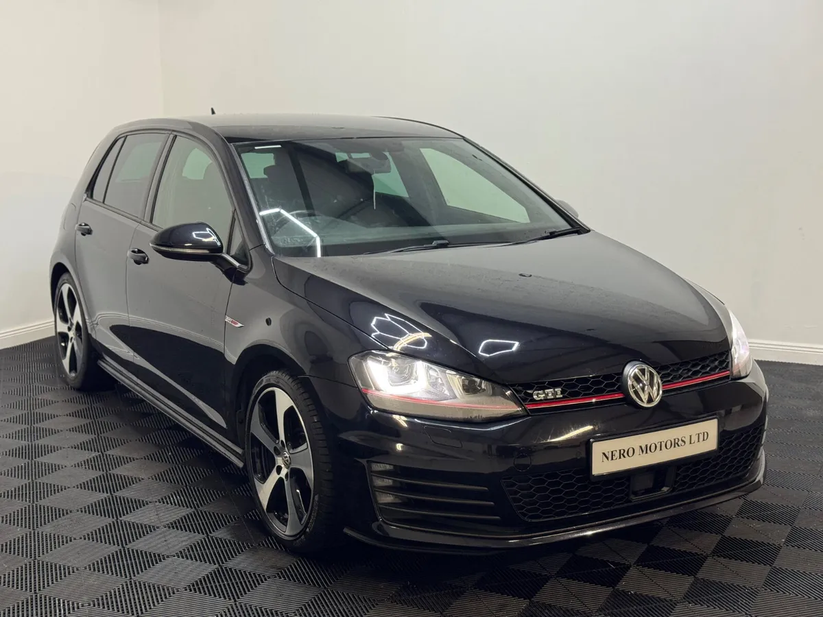2014 Volkswagen Golf GTI 2.0 TSI 220BHP - Image 2