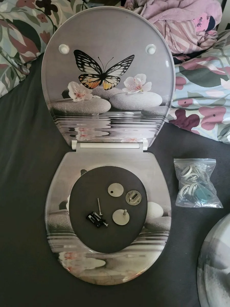 Toilet seats - Image 2