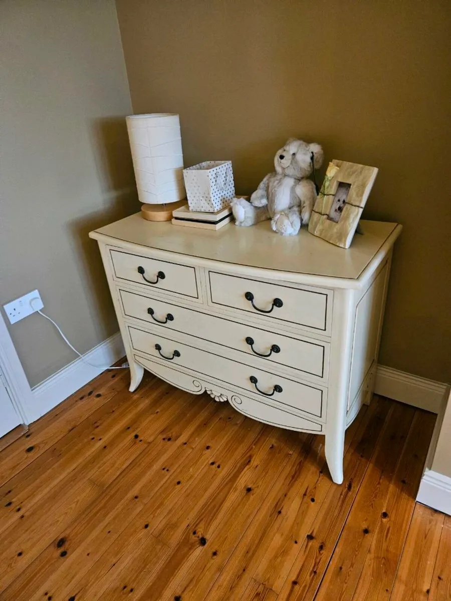 Bedroom furniture set - Image 3