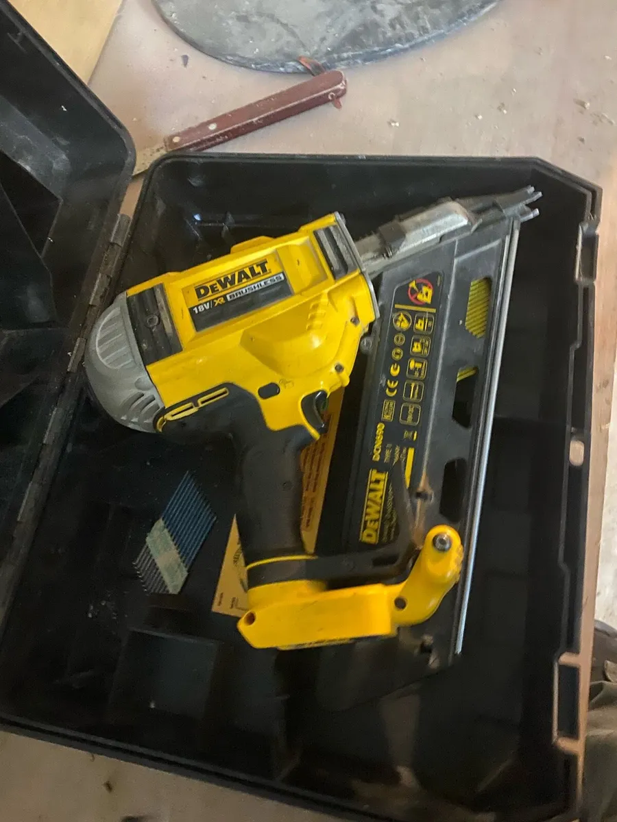 Dewalt 1st fix nailgun - Image 1