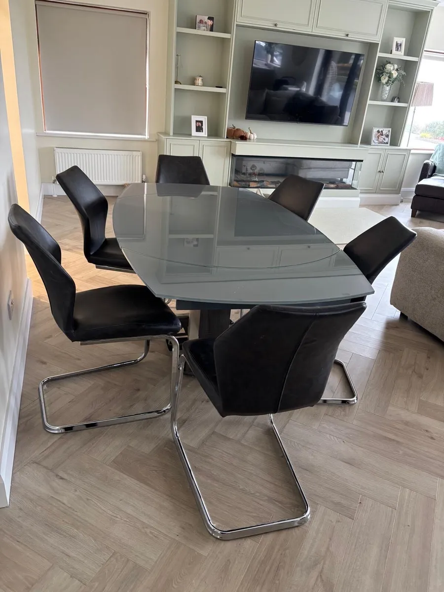 Grey Glass extendable table with 6 chairs - Image 2